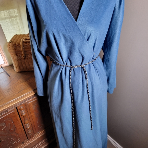 VINTAGE VANITY FAIR BLUE ULTRASUEDE BATHROBE - Picture 2 of 11